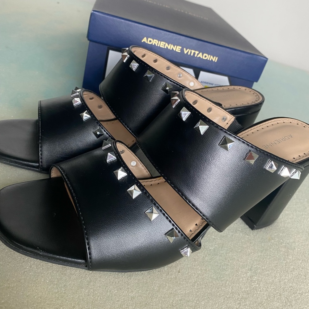 Black silver studded short heels - Picture 2 of 4